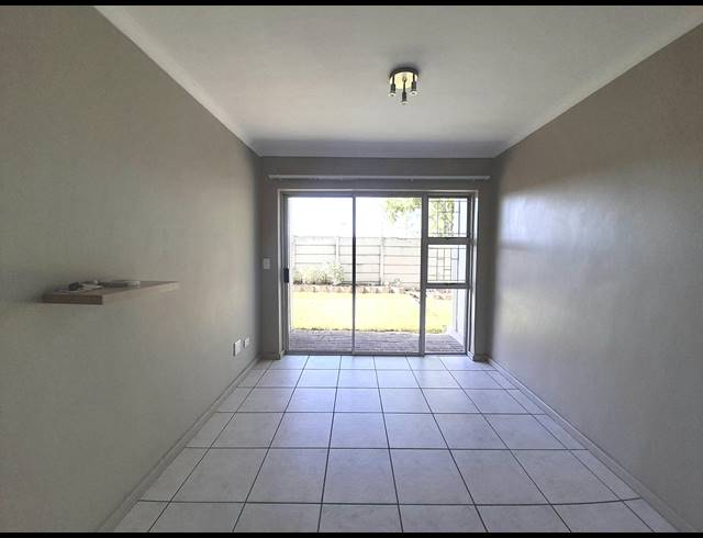 2 BEDROOM APARTMENT FOR SALE IN UITZICHT